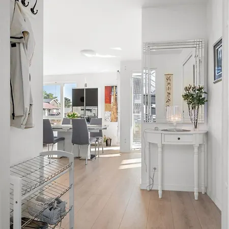 A Cozy Two Bedroom For Rent *